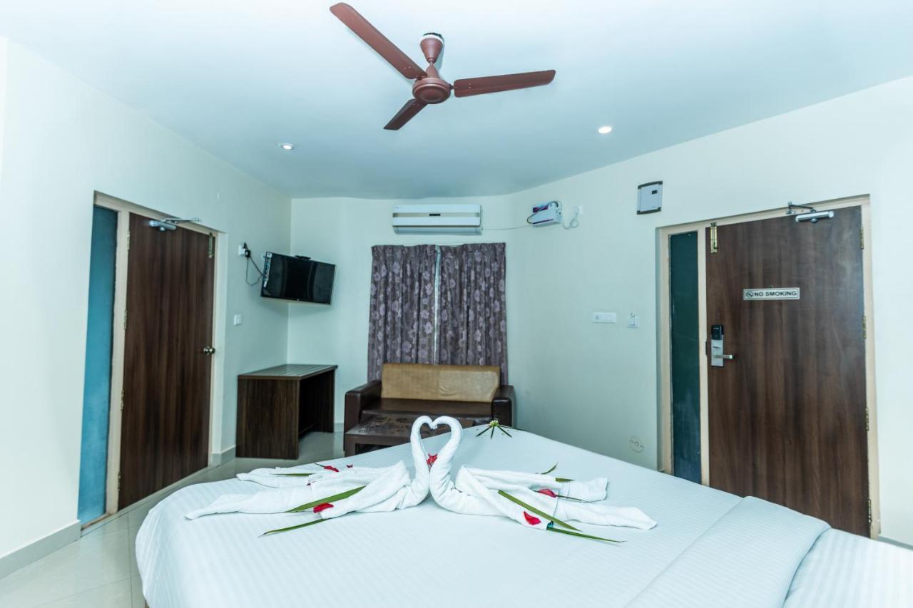 Lamel Cove Beach Resort Pondicherry Exterior photo